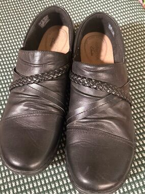 Clarks Collection Cora Braid
Black Leather Slip On Loafers 
Size 9.5M